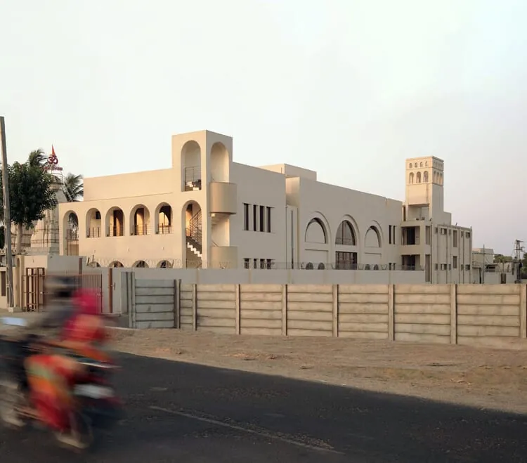 Le Temple Nardipur: Harmonie Spirituelle et Nature