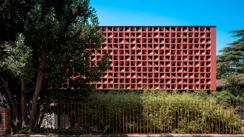 Villa COB, estudio Magnabal en Toulouse