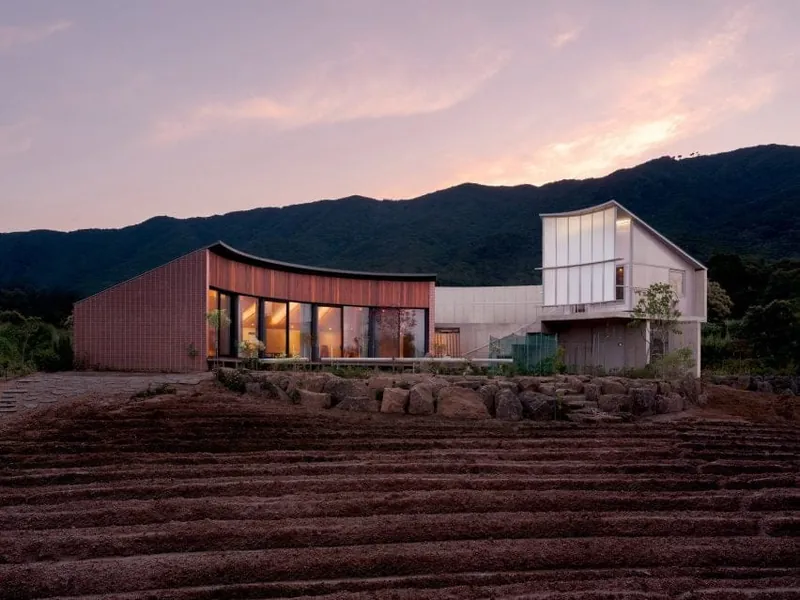 Pojeon House: Un Jardin Potager Écologique