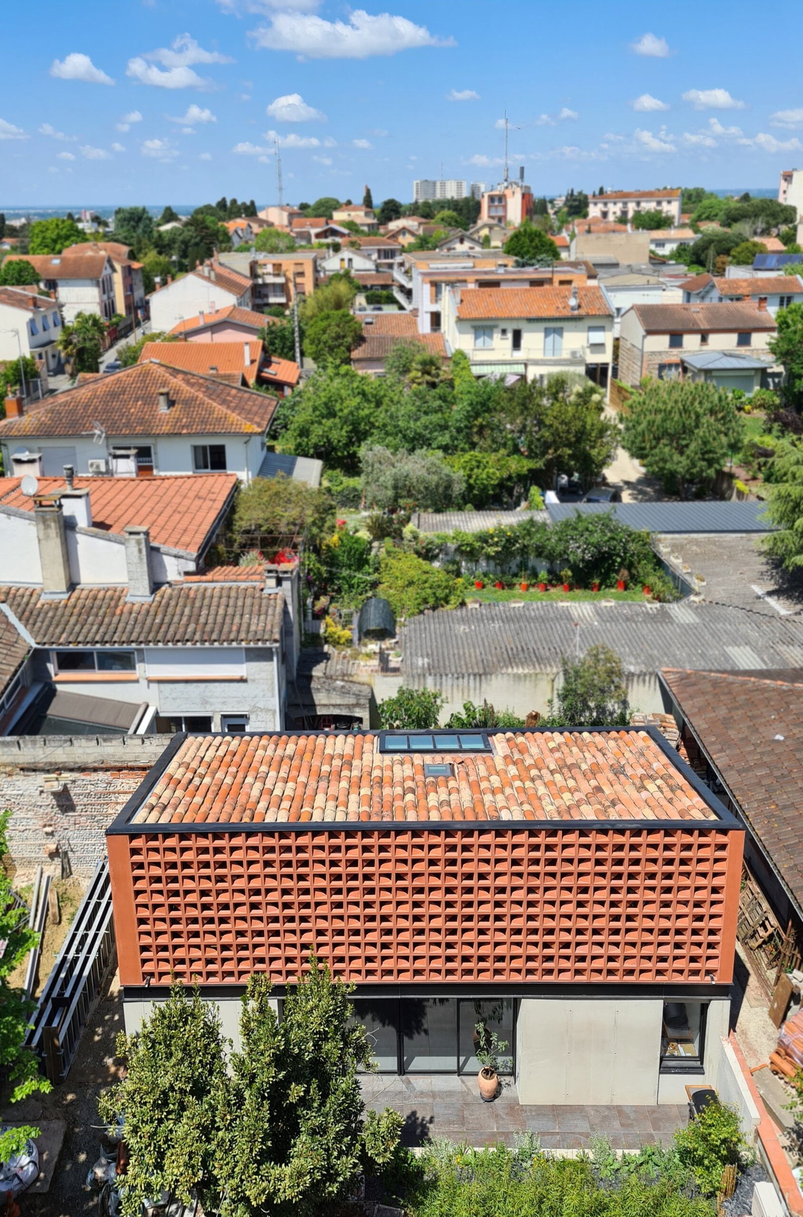 maison cob vue du ciel